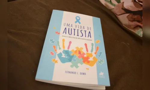 
						
							De Apucarana à Patagônia, livro conta trajetória de menina autista
						
						