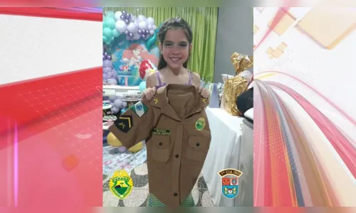 
							Após pedido em carta ao Papai Noel, garota recebe PM no aniversário
						
						