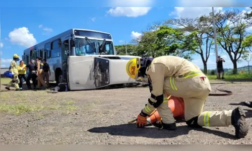 
						
							Servidores da saúde destacam megassimulação após acidente em Arapongas
						
						