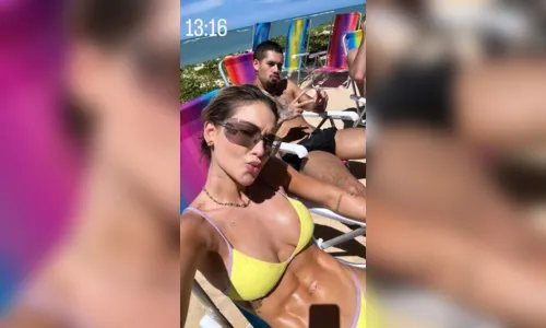 
						
							Virginia Fonseca curte dia de praia em família com look ousado; veja
						
						