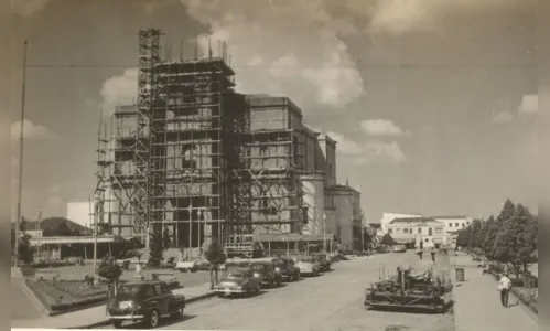 
							Catedral em fotos: veja as várias faces do cartão-postal apucaranense
						
						