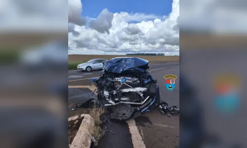 
						
							BMW de Apucarana se envolve em colisão com caminhão-tanque em Rolândia
						
						
