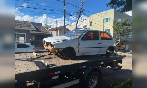 
						
							Três carros 'depenados' são recuperados pela PM em Apucarana; vídeo
						
						