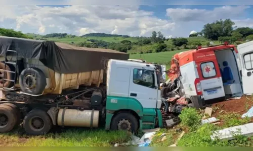 
						
							Motorista do Samu vítima de acidente com carreta tem alta hospitalar
						
						