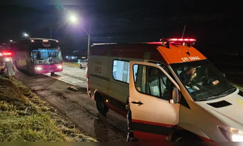 
						
							Acidente entre ônibus de turismo e caminhão deixa dois feridos
						
						