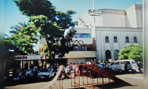 
						
							Apucaranense é lembrado em livro que conta história do BMX no Brasil
						
						