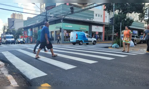 
						
							Novas faixas de pedestres dividem opiniões em Apucarana (PR)
						
						