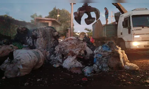 
						
							Barracão de recicláveis pega fogo em Jandaia do Sul
						
						