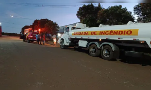 
						
							Barracão de recicláveis pega fogo em Jandaia do Sul
						
						