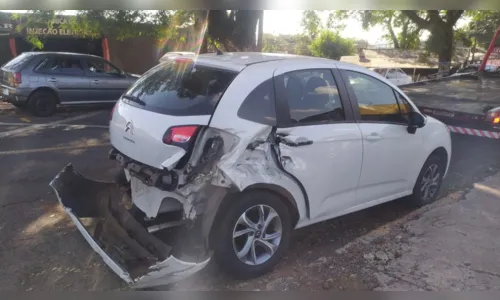 
						
							Câmera flagra colisão entre carro e trem na Vila Nova em Apucarana
						
						