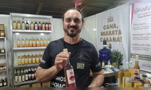 
						
							Cachaça com “aroma” de cannabis chama atenção em festival no PR
						
						