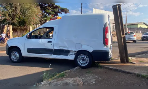 
						
							Jovem fica ferido após acidente de trânsito em cruzamento de Apucarana
						
						