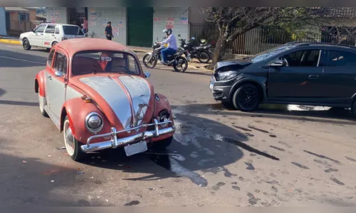 
						
							Colisão entre Fusca e Ônix deixa motorista ferido em Apucarana
						
						