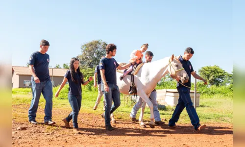 
						
							Núcleo da Uenp responsável por terapia com cavalos atende 105 pessoas
						
						