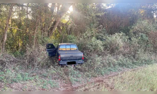 
						
							Caminhonete S10 furtada é encontrada em área rural de Apucarana
						
						