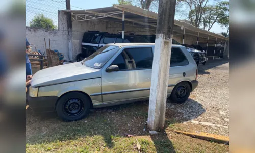 
						
							Apucarana: casal é preso com moto furtada e carro com placa adulterada
						
						