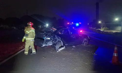 
						
							Colisão entre Amarok e Corolla deixa uma pessoa ferida na BR-467
						
						