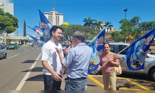 
						
							Apoiadores lotam centro de Apucarana uma semana antes de eleições
						
						