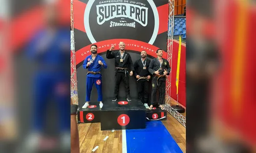 
						
							Apucaranense vence em competição de jiu-jítsu em Londrina
						
						