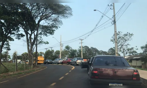 
						
							Carro é arrastado por trem após colisão no Residencial Fariz Gebrim
						
						