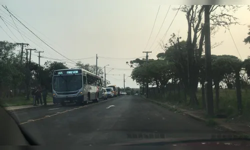 
						
							Carro é arrastado por trem após colisão no Residencial Fariz Gebrim
						
						