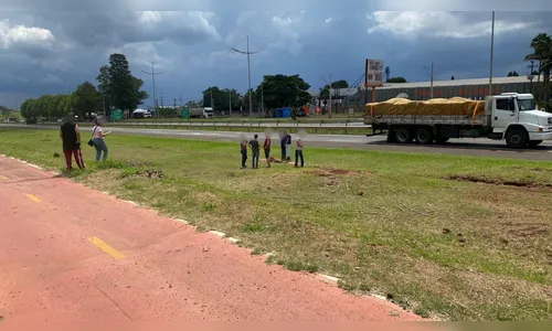 
						
							Rapaz é visto correndo com faca, cai e se fere em Apucarana
						
						