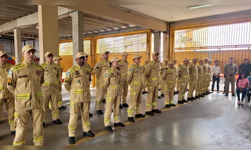 
						
							Corpo de Bombeiros de Apucarana recebe novo comandante; veja
						
						