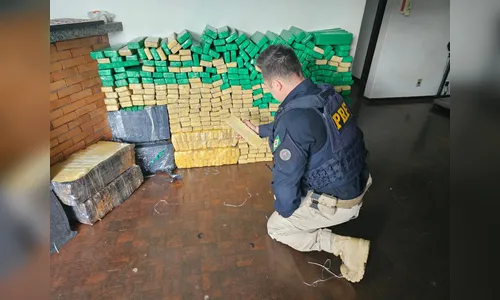 
						
							PRF apreende 450 quilos de maconha em carro roubado na BR-369
						
						