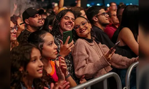 
						
							Show de Luan Pereira reúne milhares de pessoas em Arapongas
						
						