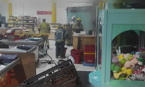 
						
							Soldado da PM age rápido e evita incêndio em supermercado de Apucarana
						
						