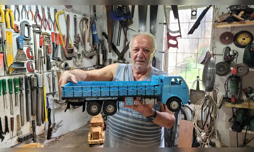 
						
							Artesão apucaranense faz miniaturas de carros e cria ferramentas
						
						