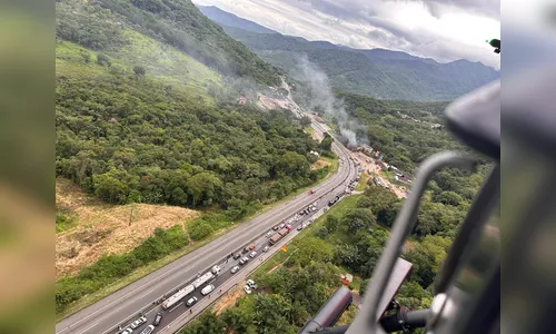 
						
							Acidente com quatro veículos seguido de incêndio fecha BR-277
						
						