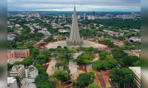 
						
							Obras do Eixo Monumental de Maringá ultrapassam 50%
						
						