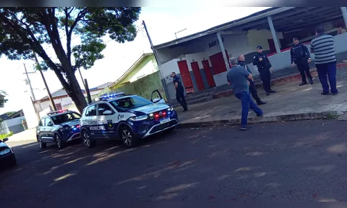 
						
							Obra em campo de futebol da 'Vila Reis' revolta moradores do distrito
						
						