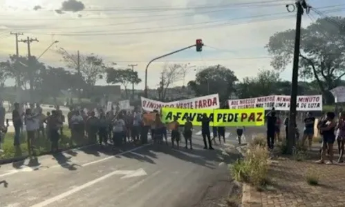 
						
							Manifestantes protestam em Londrina após morte de jovens pela PM
						
						