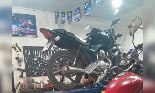 
						
							Câmera flagra moto de trabalhador sendo furtada em Arapongas; veja
						
						