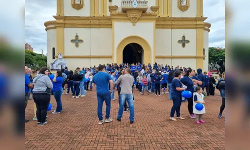 
						
							Caminhada reúne grande público em apoio à conscientização do autismo
						
						