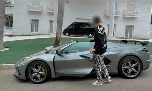 
						
							Influencer com Corvette de R$ 1,5 milhão se envolve em acidente e foge no PR
						
						