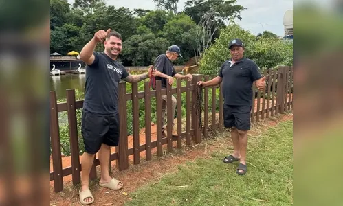 
						
							Moradores resgatam capivara amarrada por cabo de telefonia no PR
						
						