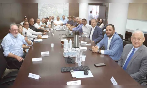 
						
							Reunião em Curitiba define investimentos de R$ 1,3 bi para PR-466
						
						