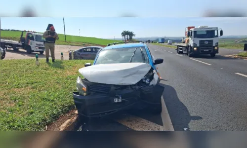 
							Acidente entre carros na PR-444 deixa ao menos cinco feridos
						
						