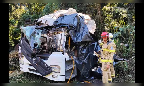 
							Grave acidente com carreta mata uma pessoa na PR-487, em Nova Tebas
						
						