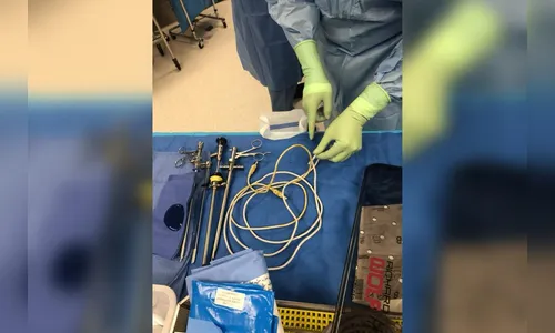 
							Homem é internado após enfiar cabo USB no pênis e objeto ficar preso
						
						