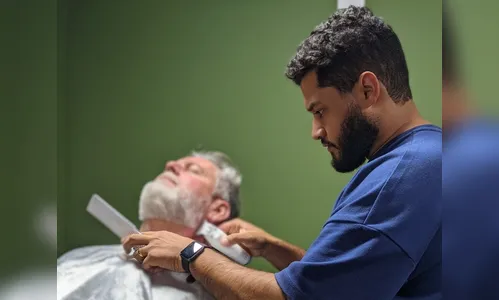 
							Prótese capilar de repórter chama atenção em Apucarana: 'Muito feliz'
						
						