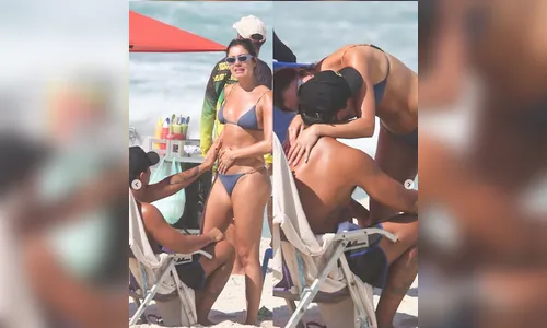   							Xamã é flagrado tocando barriga de Sophie Charlotte  						  						