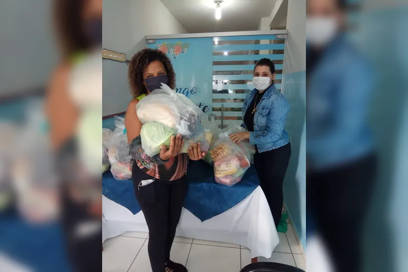Jandaia do Sul distribui cestas para alunos da rede municipal