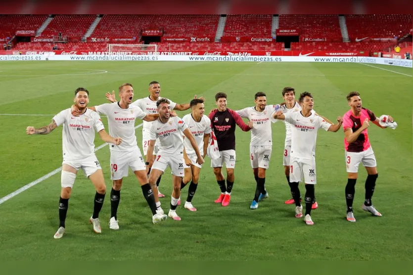 Espanhol volta com abraços após gols e vitória do Sevilla em clássico