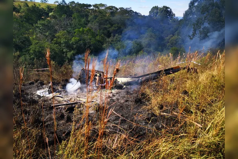 Helicóptero que transportava cocaína cai no interior do Paraná; apucaranense é preso