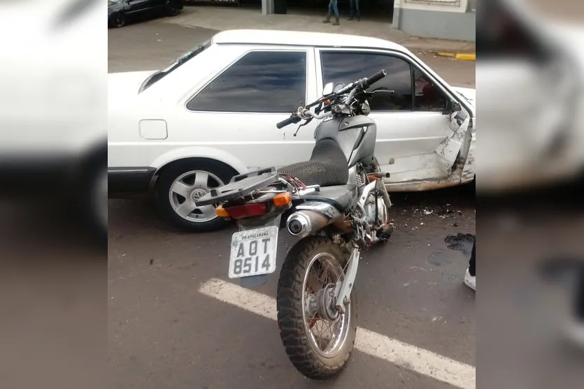Motociclista sofre ferimentos após acidente na Av. Minas Gerias; assista