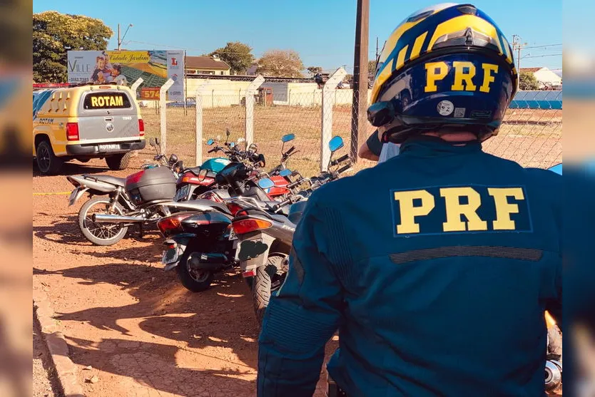 PRF e PM realizam operação para fiscalizar motocicletas em Arapongas